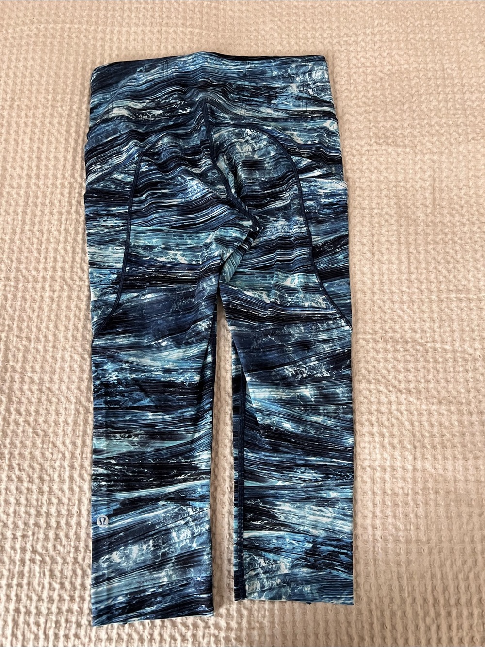 Lululemon Fast & Free Crop II 19” Nulux in Shorelines Multi Blue Size 6